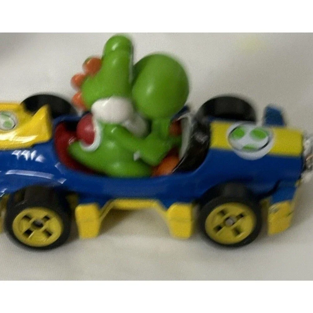 Hot Wheels Mario Kart Yoshi